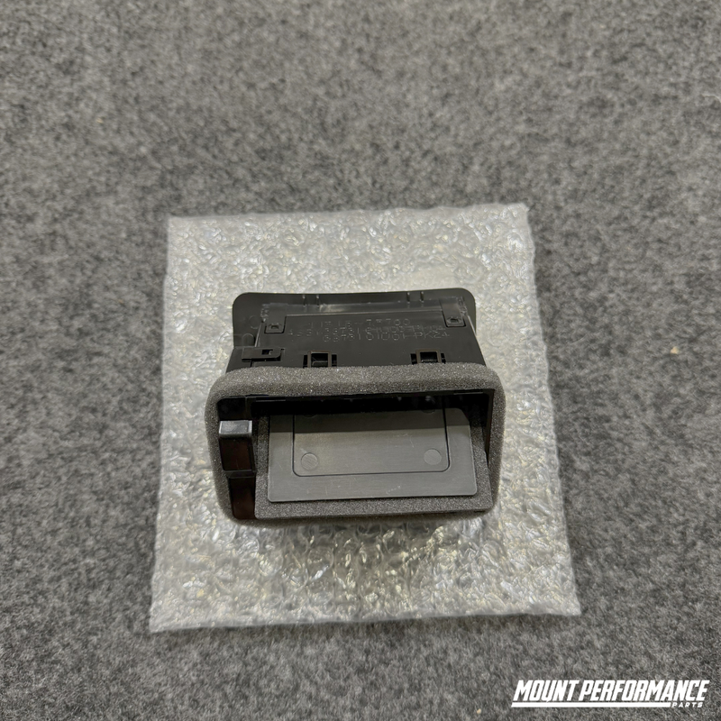 GENUINE NISSAN R32 L/H DASH VENT