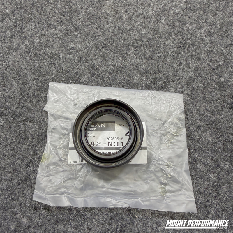 GENUINE NISSAN R200 DIFF SIDE SEALS (AXLE SIDE)