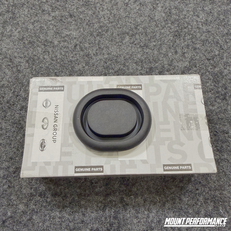 GENUINE NISSAN R32/S13/180SX AC FIREWALL RUBBER PLUG